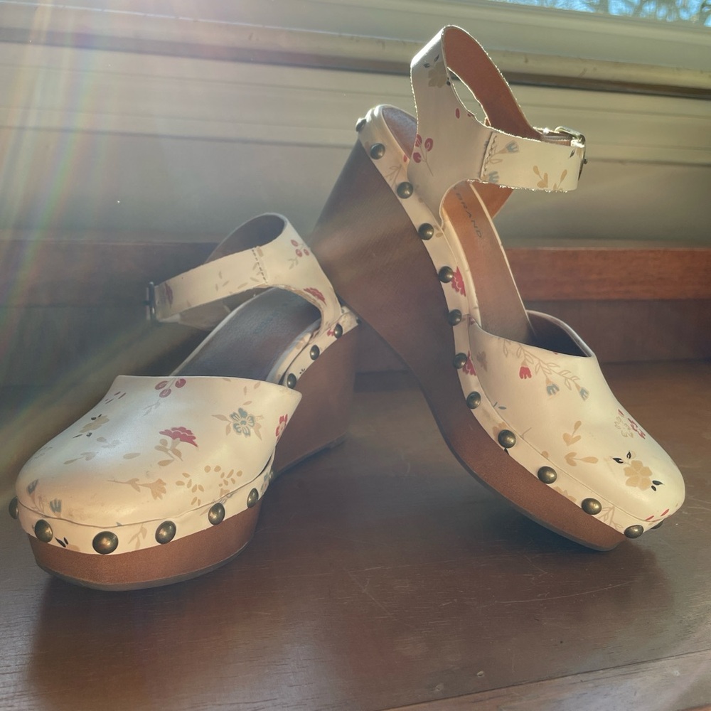 Lucky Brand Zazmini Wedge Retro Sandal Floral Cream Wedges Fairy Sz 6